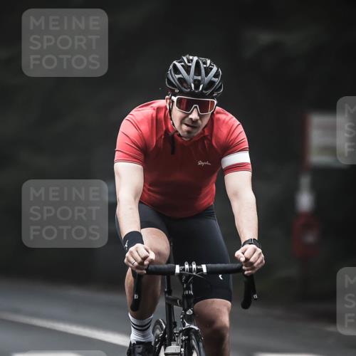 13.09.2026 - Stadtparktriathlon H.Heesch http://msf.ph/oto/10356685 13.09.2026 09:50:37 Radfahren 214, 215, 312 meine-sportfotos.de