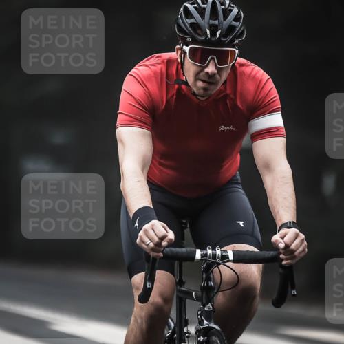 13.09.2026 - Stadtparktriathlon H.Heesch http://msf.ph/oto/10356691 13.09.2026 09:50:37 Radfahren 214, 215, 312 meine-sportfotos.de