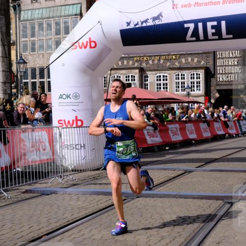 13.09.2026 - 21. swb-Marathon Bremen Tim E. http://msf.ph/oto/10356693 13.09.2026 12:50:58 Ziel 668, 8075 meine-sportfotos.de