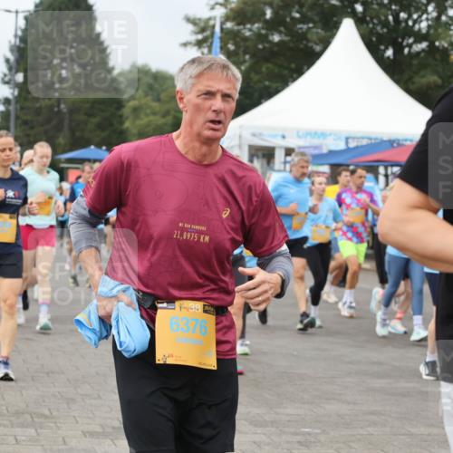 13.09.2026 - Kiel Lauf Andreas Tolksdorf http://msf.ph/oto/10356698 13.09.2026 09:59:18 Kiellinie 21, 0975, 90, 48, 6376 meine-sportfotos.de