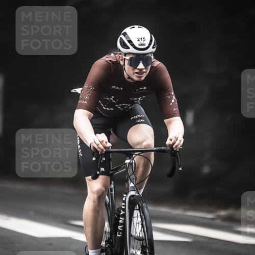 13.09.2026 - Stadtparktriathlon H.Heesch http://msf.ph/oto/10356713 13.09.2026 09:50:39 Radfahren 214, 215, 312 meine-sportfotos.de