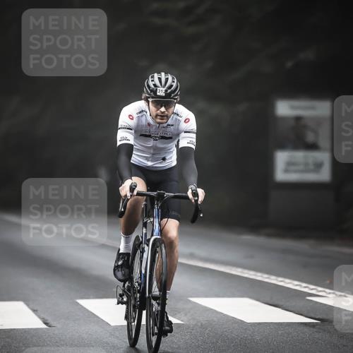 13.09.2026 - Stadtparktriathlon H.Heesch http://msf.ph/oto/10356721 13.09.2026 09:50:41 Radfahren 214, 215, 312 meine-sportfotos.de
