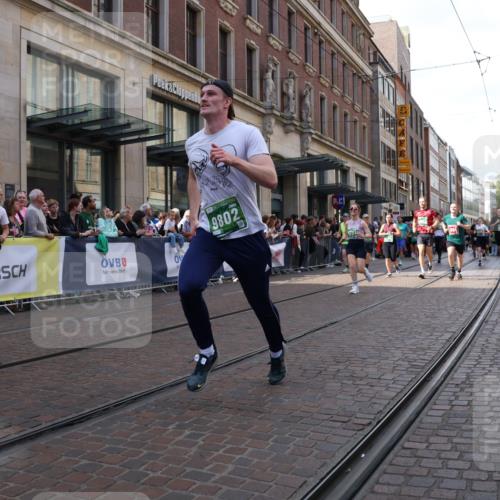 13.09.2026 - 21. swb-Marathon Bremen Strokosch-Dieckow http://msf.ph/oto/10356723 13.09.2026 13:34:16 Ziel 682, 784, 809, 911, 1307, 1395, 1871, 1967, 2215, 2831, 3029, 3052, 3058, 3068, 3214, 3318, 3388, 3409, 3765, 3842, 3890, 4112, 4537, 4616, 5378, 5488, 5566, 5694, 5760, 5852, 6128, 6168, 6244, 6255, 7168, 7746, 7833, 7962, 8182, 8381, 8453, 8493, 8552, 8683, 9453, 9751, 9788, 9802, 13112, 911, 1364, 1656, 2355, 2464, 3162, 3214, 3389, 3522, 3632, 3636, 3790, 3984, 4112, 4613, 5147, 5265, 5341, 5489, 5563, 5768, 6090, 6151, 6509, 6623, 7047, 7303, 7431, 8025 meine-sportfotos.de