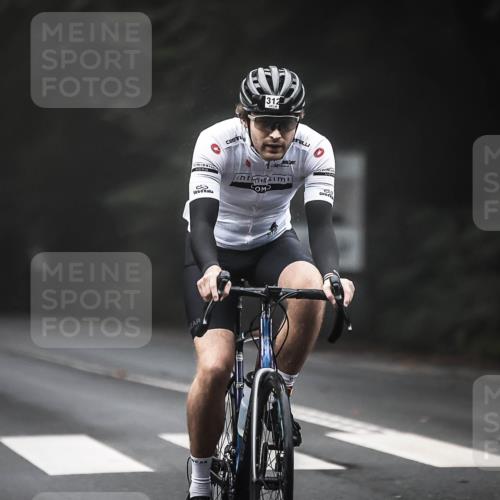 13.09.2026 - Stadtparktriathlon H.Heesch http://msf.ph/oto/10356731 13.09.2026 09:50:42 Radfahren 214, 215, 312 meine-sportfotos.de