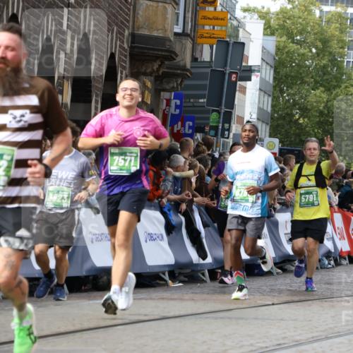 13.09.2026 - 21. swb-Marathon Bremen Strokosch-Dieckow http://msf.ph/oto/10356733 13.09.2026 13:37:15 Ziel 551, 813, 843, 950, 1285, 1641, 1849, 1936, 2241, 2275, 2930, 3122, 3541, 3635, 3787, 3874, 3909, 3998, 4261, 4335, 4410, 4448, 5236, 5355, 5447, 5823, 6050, 6056, 6269, 6408, 6431, 6966, 7046, 7398, 7445, 7640, 7937, 8034, 8498, 8685, 8839, 9310, 9331, 9415, 9589, 9658, 9807, 9840, 270, 391, 448, 869, 1180, 3323, 3627, 3823, 4628, 5388, 5612, 5738, 5791, 6904, 7074, 7571, 8439, 8553, 8748, 8753, 10106 meine-sportfotos.de