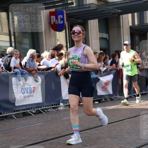 13.09.2026 - 21. swb-Marathon Bremen Strokosch-Dieckow http://msf.ph/oto/10356750 13.09.2026 13:34:17 Ziel 682, 784, 809, 1307, 1395, 1871, 1967, 2215, 2831, 3029, 3052, 3058, 3068, 3318, 3380, 3388, 3409, 3765, 3842, 3890, 4537, 4616, 5378, 5488, 5566, 5694, 5760, 5852, 6128, 6168, 6244, 6255, 7168, 7746, 7833, 7962, 8182, 8381, 8453, 8493, 8552, 8683, 9453, 9751, 9788, 9802, 13112, 911, 1364, 1656, 2355, 2464, 3068, 3162, 3214, 3389, 3522, 3632, 3636, 3790, 3984, 4112, 4613, 5147, 5265, 5341, 5489, 5563, 5768, 6090, 6151, 6509, 6623, 7047, 7303, 7431, 8025 meine-sportfotos.de