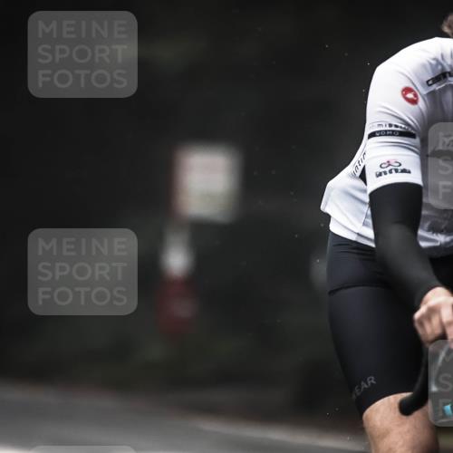 13.09.2026 - Stadtparktriathlon H.Heesch http://msf.ph/oto/10356751 13.09.2026 09:50:42 Radfahren 214, 215, 312 meine-sportfotos.de