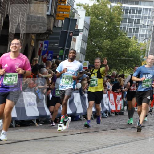 13.09.2026 - 21. swb-Marathon Bremen Strokosch-Dieckow http://msf.ph/oto/10356798 13.09.2026 13:37:16 Ziel 551, 813, 843, 950, 1285, 1641, 1849, 2241, 2275, 2930, 3122, 3541, 3635, 3787, 3874, 3909, 3998, 4261, 4335, 4410, 4448, 5236, 5355, 5447, 5823, 6056, 6269, 6408, 6431, 6966, 7046, 7398, 7445, 7640, 7937, 8034, 8498, 8685, 8839, 9310, 9331, 9415, 9589, 9807, 9840, 270, 391, 448, 869, 3323, 3627, 3823, 4628, 5388, 5612, 5738, 5791, 7074, 7571, 8439, 8553, 8674, 8748, 8753, 10106 meine-sportfotos.de