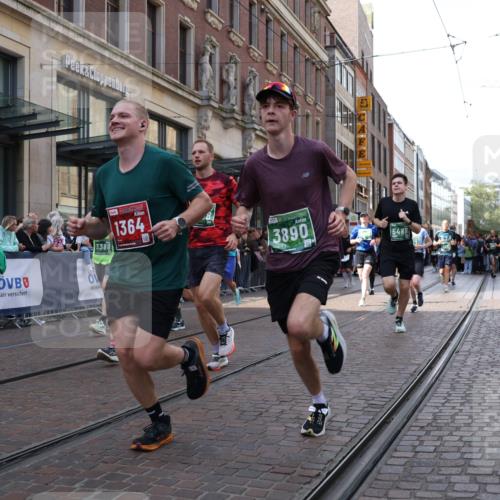 13.09.2026 - 21. swb-Marathon Bremen Strokosch-Dieckow http://msf.ph/oto/10356821 13.09.2026 13:34:19 Ziel 682, 784, 809, 1210, 1307, 1395, 1871, 1967, 2215, 2525, 2831, 3029, 3052, 3058, 3318, 3353, 3380, 3388, 3409, 3765, 3842, 3890, 4537, 4616, 5378, 5488, 5566, 5694, 5760, 5852, 6128, 6168, 6244, 6255, 7168, 7746, 7833, 7962, 8182, 8381, 8453, 8493, 8552, 8683, 9038, 9751, 9788, 9802, 9820, 13112, 682, 911, 1364, 2355, 2464, 3068, 3162, 3214, 3632, 3636, 3790, 3984, 4112, 4613, 5147, 5265, 5341, 5489, 5768, 6090, 6509, 7047, 7303 meine-sportfotos.de