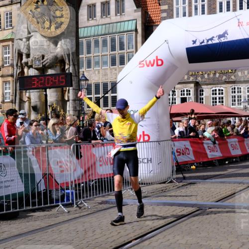 13.09.2026 - 21. swb-Marathon Bremen Tim E. http://msf.ph/oto/10356832 13.09.2026 12:51:34 Ziel 858, 1453, 3617, 13033 meine-sportfotos.de