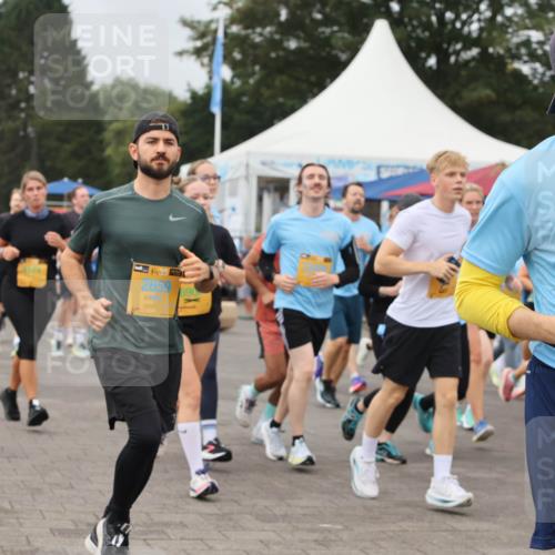 13.09.2026 - Kiel Lauf Andreas Tolksdorf http://msf.ph/oto/10356833 13.09.2026 09:59:25 Kiellinie 4, 38, 2920, 4, 38, 2659, 8163 meine-sportfotos.de