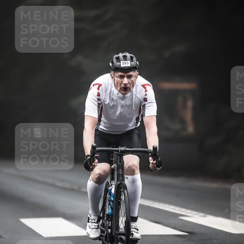 13.09.2026 - Stadtparktriathlon H.Heesch http://msf.ph/oto/10356840 13.09.2026 09:50:58 Radfahren 217, 227, 271, 285, 293 meine-sportfotos.de