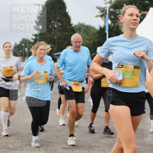 13.09.2026 - Kiel Lauf Andreas Tolksdorf http://msf.ph/oto/10356856 13.09.2026 09:59:26 Kiellinie 12608, 7060, 48, 5265 meine-sportfotos.de