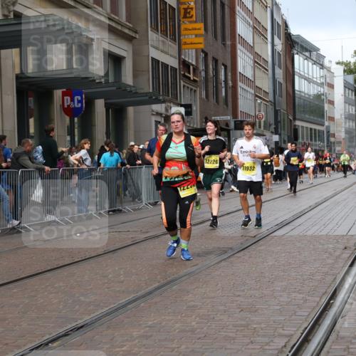 13.09.2026 - 21. swb-Marathon Bremen Strokosch-Dieckow http://msf.ph/oto/10356861 13.09.2026 11:17:28 Ziel 10137, 10756, 11367, 11932, 12023, 12226, 12292, 12321, 12373, 10472, 10773, 10779, 10979, 11495, 11672, 11709, 12101, 12334 meine-sportfotos.de