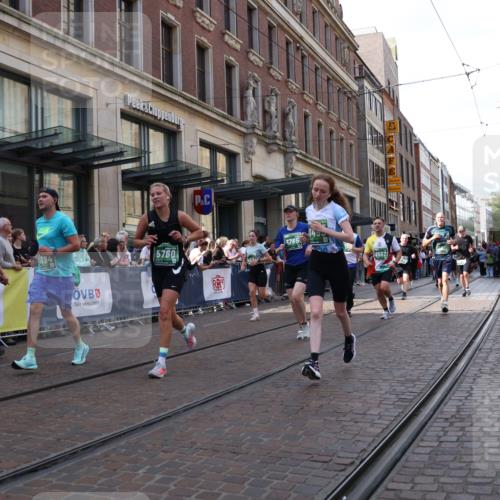 13.09.2026 - 21. swb-Marathon Bremen Strokosch-Dieckow http://msf.ph/oto/10356917 13.09.2026 13:34:21 Ziel 784, 809, 1210, 1307, 1395, 1871, 1967, 2215, 2525, 2561, 2831, 3029, 3052, 3058, 3318, 3353, 3380, 3388, 3409, 3765, 3842, 3890, 4537, 4616, 5378, 5415, 5488, 5566, 5694, 5760, 6128, 6168, 6244, 6255, 7168, 7443, 7833, 7962, 8182, 8381, 8453, 8493, 8552, 8683, 9038, 9751, 9788, 9820, 13112, 13180, 682, 911, 1307, 1364, 2355, 2464, 3068, 3162, 3214, 3632, 3636, 3790, 3984, 4112, 4613, 5147, 5265, 5341, 5489, 5768, 5852, 6090, 6509, 7047, 7303 meine-sportfotos.de