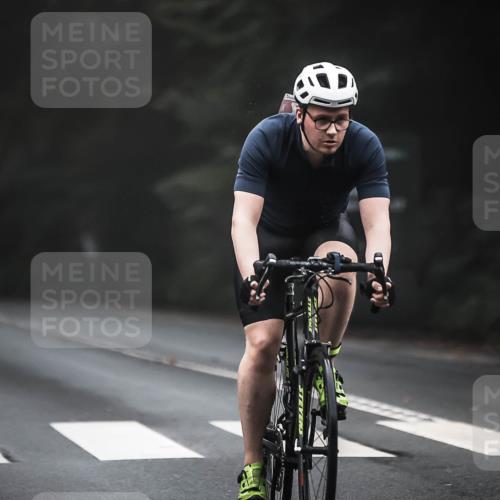 13.09.2026 - Stadtparktriathlon H.Heesch http://msf.ph/oto/10356920 13.09.2026 09:51:04 Radfahren 217, 227, 239, 285, 293 meine-sportfotos.de