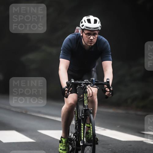 13.09.2026 - Stadtparktriathlon H.Heesch http://msf.ph/oto/10356924 13.09.2026 09:51:04 Radfahren 217, 227, 239, 285, 293 meine-sportfotos.de