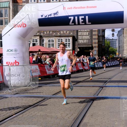 13.09.2026 - 21. swb-Marathon Bremen Tim E. http://msf.ph/oto/10356939 13.09.2026 12:51:44 Ziel 3617, 13033 meine-sportfotos.de