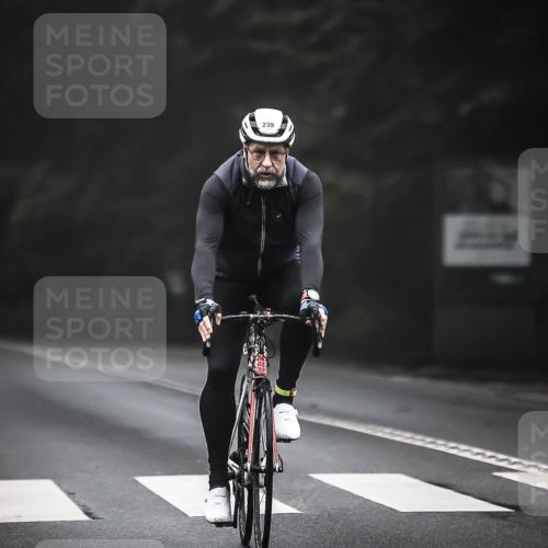 13.09.2026 - Stadtparktriathlon H.Heesch http://msf.ph/oto/10356946 13.09.2026 09:51:06 Radfahren 217, 227, 239, 285 meine-sportfotos.de
