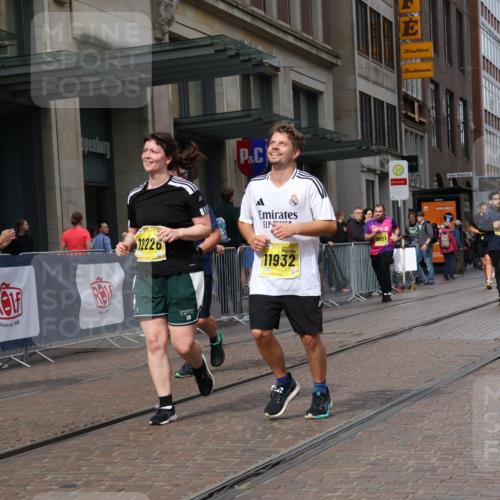 13.09.2026 - 21. swb-Marathon Bremen Strokosch-Dieckow http://msf.ph/oto/10356962 13.09.2026 11:17:32 Ziel 10137, 10713, 10756, 11367, 11932, 12023, 12226, 12292, 12321, 12373, 10472, 10773, 10779, 10979, 11495, 11672, 11709, 12101, 12334 meine-sportfotos.de