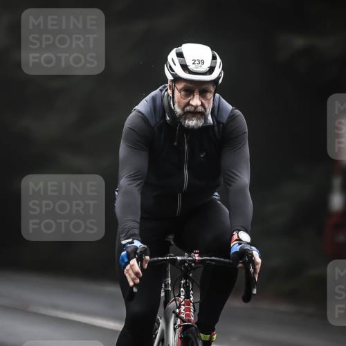 13.09.2026 - Stadtparktriathlon H.Heesch http://msf.ph/oto/10356969 13.09.2026 09:51:07 Radfahren 217, 227, 239 meine-sportfotos.de
