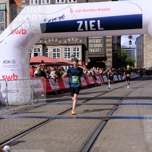 13.09.2026 - 21. swb-Marathon Bremen Tim E. http://msf.ph/oto/10356972 13.09.2026 12:51:46 Ziel 3617, 13033 meine-sportfotos.de