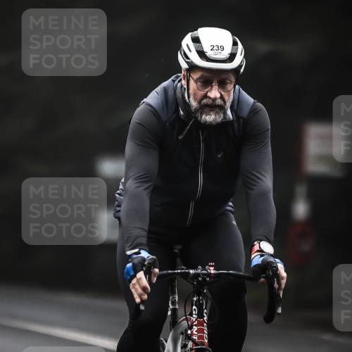13.09.2026 - Stadtparktriathlon H.Heesch http://msf.ph/oto/10356974 13.09.2026 09:51:07 Radfahren 217, 227, 239 meine-sportfotos.de