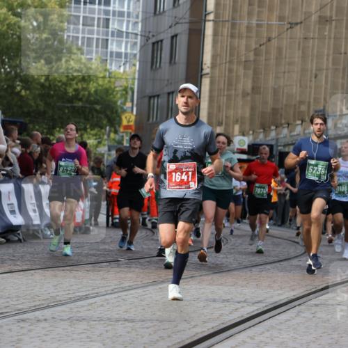 13.09.2026 - 21. swb-Marathon Bremen Strokosch-Dieckow http://msf.ph/oto/10357009 13.09.2026 13:37:19 Ziel 551, 843, 950, 1285, 1641, 1849, 1854, 1991, 2241, 2275, 2531, 2930, 3122, 3541, 3732, 3787, 3874, 3894, 3909, 3998, 4261, 4335, 4410, 4448, 4932, 5236, 5355, 6056, 6269, 6408, 6431, 6629, 6961, 6966, 7006, 7046, 7398, 7445, 7640, 7937, 8034, 8498, 8839, 9310, 9317, 9331, 9415, 9589, 9840, 270, 391, 448, 869, 3323, 3627, 3804, 3823, 4300, 4433, 4628, 5388, 5738, 5791, 6804, 6911, 7074, 8380, 8439, 8553, 8674, 8748, 8753, 9441, 10062, 10106 meine-sportfotos.de
