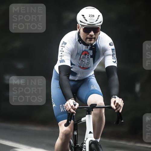 13.09.2026 - Stadtparktriathlon H.Heesch http://msf.ph/oto/10357015 13.09.2026 09:51:17 Radfahren 238, 322 meine-sportfotos.de