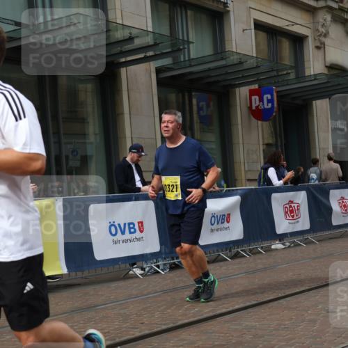 13.09.2026 - 21. swb-Marathon Bremen Strokosch-Dieckow http://msf.ph/oto/10357016 13.09.2026 11:17:35 Ziel 10137, 10713, 11367, 11482, 11808, 11932, 12023, 12226, 12292, 12321, 12373, 10472, 10756, 10773, 10779, 10979, 11495, 11709, 12334 meine-sportfotos.de