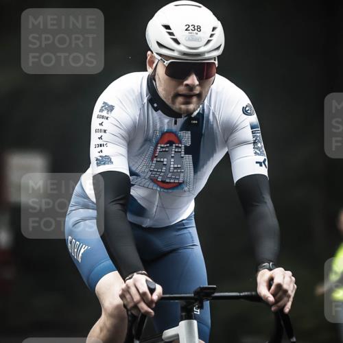 13.09.2026 - Stadtparktriathlon H.Heesch http://msf.ph/oto/10357021 13.09.2026 09:51:18 Radfahren 238, 322, 339 meine-sportfotos.de