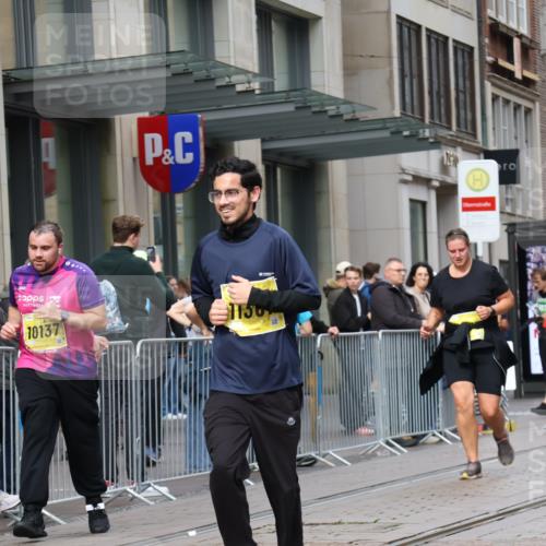 13.09.2026 - 21. swb-Marathon Bremen Strokosch-Dieckow http://msf.ph/oto/10357046 13.09.2026 11:17:37 Ziel 10137, 10713, 11367, 11482, 11808, 11932, 11943, 12023, 12226, 12292, 12321, 12373, 10472, 10756, 10773, 10779, 10979, 11709, 12292, 12334 meine-sportfotos.de