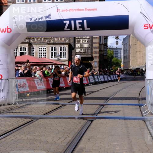 13.09.2026 - 21. swb-Marathon Bremen Tim E. http://msf.ph/oto/10357050 13.09.2026 12:51:49 Ziel 3617, 13033 meine-sportfotos.de