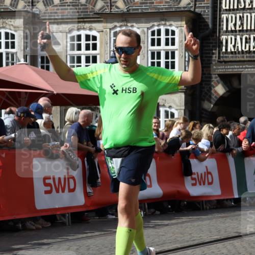 13.09.2026 - 21. swb-Marathon Bremen Strokosch-Dieckow http://msf.ph/oto/10357062 13.09.2026 13:33:48 Ziel 831, 930, 1124, 2960, 2980, 3562, 4052, 4219, 4243, 4492, 4536, 4543, 4565, 5040, 5560, 5660, 5726, 5861, 5862, 5914, 6256, 6421, 6538, 6597, 6614, 6777, 6844, 6882, 6915, 6997, 7145, 7421, 7523, 7789, 7863, 8093, 8177, 8501, 8599, 8602, 8691, 9206, 9508, 9616, 9856, 9883, 10114, 13078, 13084, 1656, 2727, 3389, 3522, 3790, 4613, 5341, 5513, 5563, 5587, 6151, 6509, 6623, 7047, 7303, 7354, 7431, 8025, 8512, 8641, 8910, 9344 meine-sportfotos.de