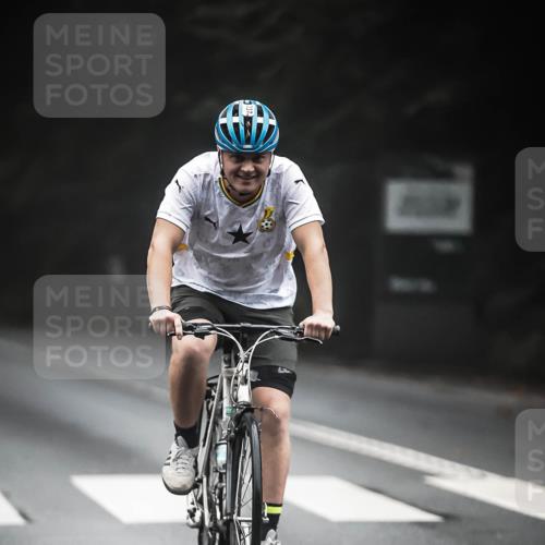 13.09.2026 - Stadtparktriathlon H.Heesch http://msf.ph/oto/10357070 13.09.2026 09:51:34 Radfahren 313, 337 meine-sportfotos.de