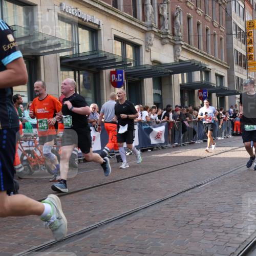13.09.2026 - 21. swb-Marathon Bremen Strokosch-Dieckow http://msf.ph/oto/10357083 13.09.2026 13:34:24 Ziel 784, 809, 1210, 1395, 1871, 1967, 2525, 2561, 2755, 2831, 3052, 3058, 3181, 3318, 3353, 3380, 3388, 3409, 3765, 3842, 4537, 5378, 5415, 5488, 5684, 5694, 5760, 6085, 6128, 6168, 6244, 7168, 7443, 7462, 7833, 7962, 8155, 8182, 8381, 8453, 8493, 8552, 8683, 9038, 9751, 9788, 9820, 13180, 682, 911, 1307, 1364, 2215, 2355, 2464, 3029, 3068, 3162, 3214, 3632, 3636, 3890, 3984, 4112, 4616, 5147, 5265, 5489, 5566, 5768, 5852, 6090 meine-sportfotos.de