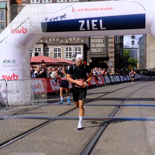 13.09.2026 - 21. swb-Marathon Bremen Tim E. http://msf.ph/oto/10357084 13.09.2026 12:51:50 Ziel 3617, 13033 meine-sportfotos.de