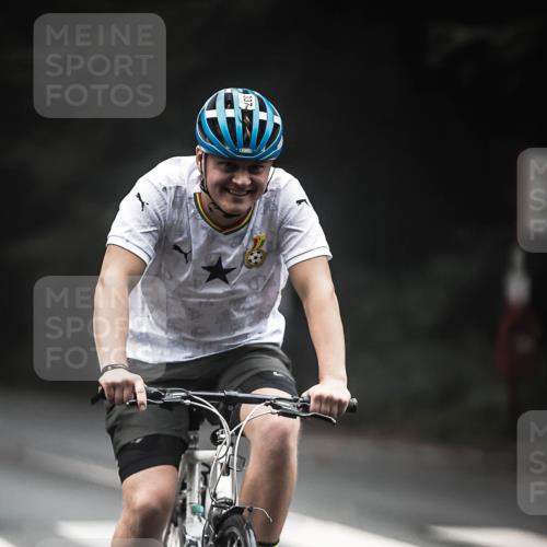 13.09.2026 - Stadtparktriathlon H.Heesch http://msf.ph/oto/10357086 13.09.2026 09:51:34 Radfahren 313, 337 meine-sportfotos.de