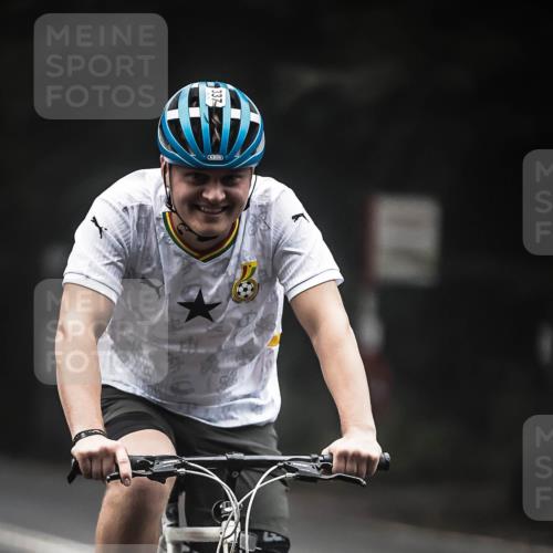 13.09.2026 - Stadtparktriathlon H.Heesch http://msf.ph/oto/10357095 13.09.2026 09:51:35 Radfahren 262, 313, 337 meine-sportfotos.de