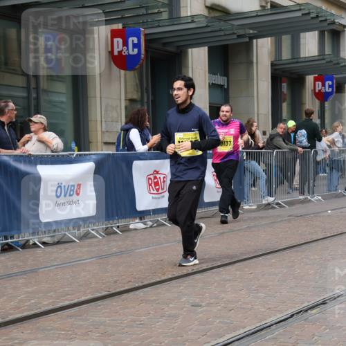 13.09.2026 - 21. swb-Marathon Bremen Strokosch-Dieckow http://msf.ph/oto/10357106 13.09.2026 11:17:38 Ziel 10137, 10713, 11367, 11482, 11808, 11829, 11932, 11943, 12023, 12226, 12321, 12373, 10472, 10756, 10773, 10779, 10979, 11709, 12292, 12334 meine-sportfotos.de
