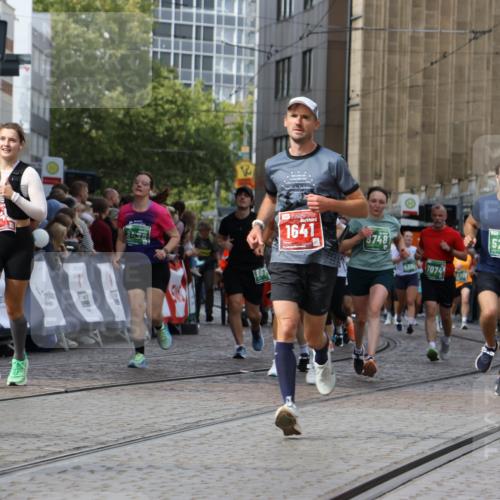 13.09.2026 - 21. swb-Marathon Bremen Strokosch-Dieckow http://msf.ph/oto/10357108 13.09.2026 13:37:19 Ziel 551, 843, 950, 1285, 1641, 1849, 1854, 1991, 2241, 2275, 2531, 2930, 3122, 3541, 3732, 3787, 3874, 3894, 3909, 3998, 4261, 4335, 4410, 4448, 4932, 5236, 5355, 6056, 6269, 6408, 6431, 6629, 6961, 6966, 7006, 7046, 7398, 7445, 7640, 7937, 8034, 8498, 8839, 9310, 9317, 9331, 9415, 9589, 9840, 270, 391, 448, 869, 3323, 3627, 3804, 3823, 4300, 4433, 4628, 5388, 5738, 5791, 6804, 6911, 7074, 8380, 8439, 8553, 8674, 8748, 8753, 9441, 10062, 10106 meine-sportfotos.de