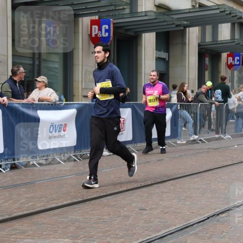 13.09.2026 - 21. swb-Marathon Bremen Strokosch-Dieckow http://msf.ph/oto/10357121 13.09.2026 11:17:38 Ziel 10137, 10713, 11367, 11482, 11808, 11829, 11932, 11943, 12023, 12226, 12321, 12373, 10472, 10756, 10773, 10779, 10979, 11709, 12292, 12334 meine-sportfotos.de