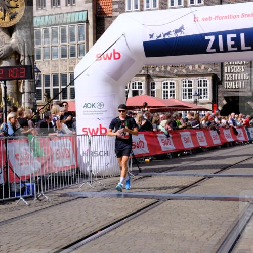 13.09.2026 - 21. swb-Marathon Bremen Tim E. http://msf.ph/oto/10357139 13.09.2026 12:51:52 Ziel 3617 meine-sportfotos.de