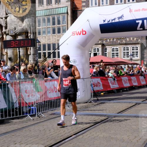 13.09.2026 - 21. swb-Marathon Bremen Tim E. http://msf.ph/oto/10357193 13.09.2026 12:51:59 Ziel 482, 943, 1126 meine-sportfotos.de