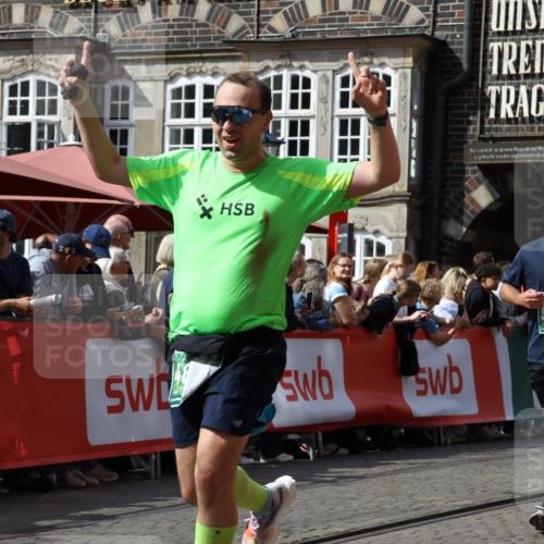 13.09.2026 - 21. swb-Marathon Bremen Strokosch-Dieckow http://msf.ph/oto/10357194 13.09.2026 13:33:49 Ziel 831, 930, 1124, 2960, 2980, 3562, 4052, 4219, 4243, 4492, 4536, 4543, 4565, 5040, 5560, 5660, 5726, 5861, 5862, 5914, 6256, 6421, 6538, 6597, 6614, 6777, 6844, 6882, 6915, 6997, 7145, 7421, 7523, 7633, 7789, 7863, 8093, 8177, 8501, 8599, 8602, 8691, 9206, 9508, 9616, 9856, 9883, 10114, 13078, 13084, 1656, 2727, 3389, 3522, 3790, 4613, 5341, 5513, 5563, 5587, 6151, 6509, 6623, 7047, 7303, 7354, 7431, 8025, 8512, 8641, 8910 meine-sportfotos.de