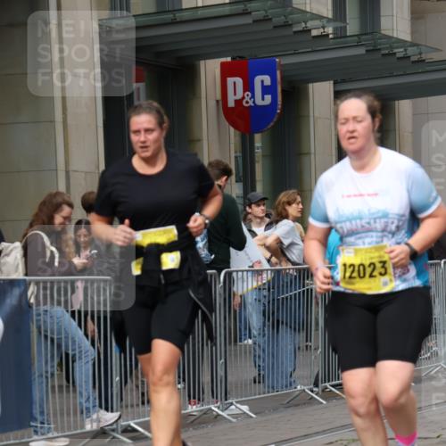 13.09.2026 - 21. swb-Marathon Bremen Strokosch-Dieckow http://msf.ph/oto/10357209 13.09.2026 11:17:41 Ziel 10137, 10713, 11367, 11482, 11808, 11829, 11932, 11943, 12023, 12226, 12321, 12373, 10472, 10756, 10979, 11709, 12292, 12334 meine-sportfotos.de