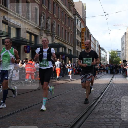 13.09.2026 - 21. swb-Marathon Bremen Strokosch-Dieckow http://msf.ph/oto/10357211 13.09.2026 13:34:27 Ziel 489, 1210, 1395, 1871, 1967, 2413, 2525, 2561, 2755, 2831, 3052, 3058, 3181, 3217, 3353, 3380, 3388, 3765, 3768, 3842, 4537, 5378, 5415, 5488, 5684, 5694, 5760, 6085, 6128, 6168, 6244, 6627, 6655, 6756, 7168, 7443, 7462, 7833, 8155, 8182, 8381, 8453, 8493, 8552, 8623, 8683, 9038, 9751, 9788, 9820, 13180, 682, 784, 809, 911, 1307, 1364, 2215, 2355, 2464, 3029, 3068, 3162, 3214, 3318, 3409, 3632, 3636, 3890, 3984, 4112, 4616, 5147, 5265, 5489, 5566, 5768, 5852, 6090 meine-sportfotos.de