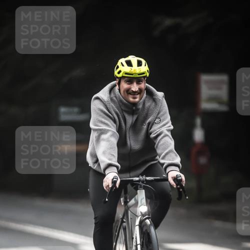 13.09.2026 - Stadtparktriathlon H.Heesch http://msf.ph/oto/10357213 13.09.2026 09:51:47 Radfahren 213, 247, 258, 262, 264, 287, 296, 333 meine-sportfotos.de