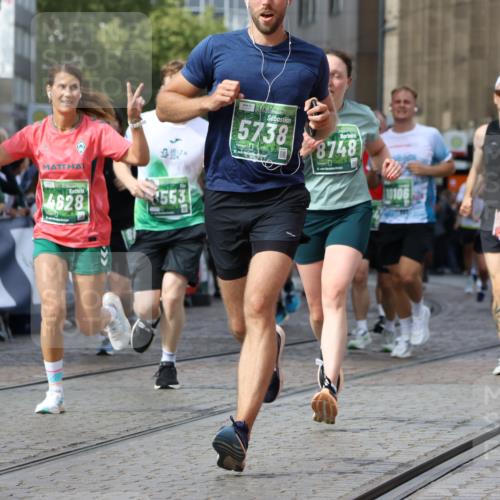 13.09.2026 - 21. swb-Marathon Bremen Strokosch-Dieckow http://msf.ph/oto/10357216 13.09.2026 13:37:22 Ziel 950, 1285, 1641, 1849, 1854, 1991, 2241, 2275, 2531, 2930, 3122, 3732, 3787, 3894, 3909, 4261, 4410, 4448, 4932, 4947, 5236, 5355, 5547, 5577, 6046, 6056, 6269, 6408, 6431, 6629, 6961, 7006, 7046, 7398, 7445, 7937, 8034, 8268, 8443, 8458, 8839, 9140, 9310, 9317, 9331, 9415, 9589, 9840, 13077, 270, 391, 448, 3323, 3804, 4155, 4300, 4433, 4628, 5738, 6804, 6911, 7003, 7074, 8380, 8439, 8553, 8674, 8748, 9441, 10062, 10106 meine-sportfotos.de