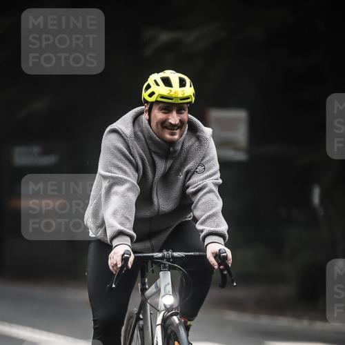 13.09.2026 - Stadtparktriathlon H.Heesch http://msf.ph/oto/10357217 13.09.2026 09:51:47 Radfahren 213, 247, 258, 262, 264, 287, 296, 333 meine-sportfotos.de